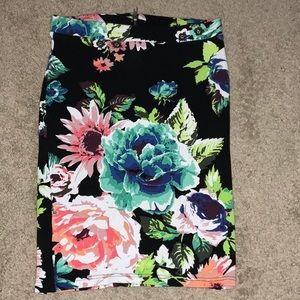 H&M floral pencil skirt size S
